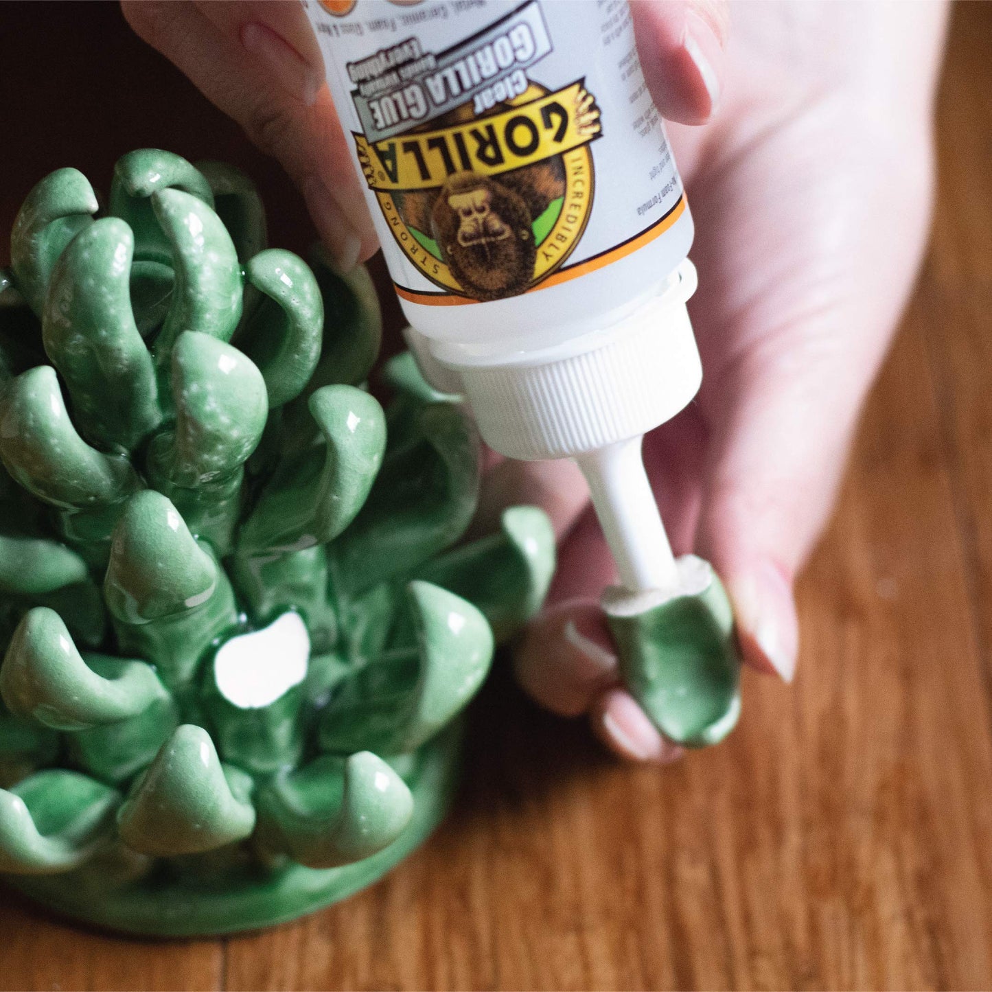 Gorilla Clear Glue, 3.75 Ounce Bottle (Pack of 1) - Crystal Clear, All Purpose, and Water Resistant